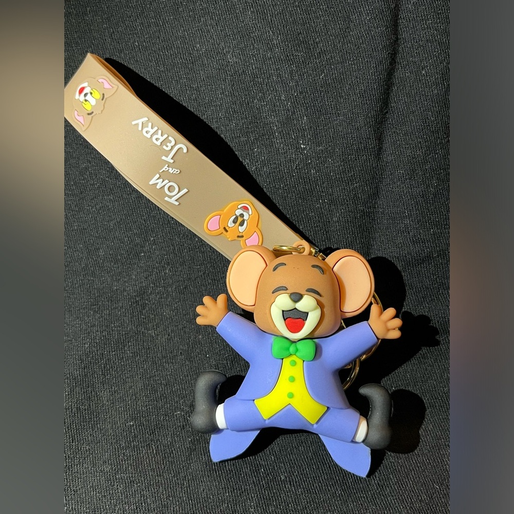 Jerry in joker costume keychain